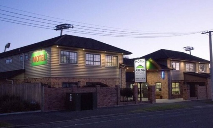 Hamilton Hotel | Arena Court Motel