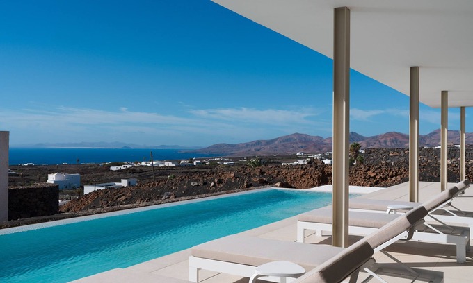 Tias Villa | Areté. Casa Fuego, con Increíble Terraza y Vistas Panorámicas al mar