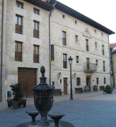 La Puebla De Arganzon Hotel | Arganzón Plaza