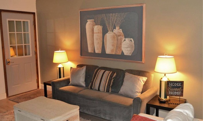 Grand Forks Apartment | Arhaus 2 : experience a chic and inviting accommodation in Grand Forks.
