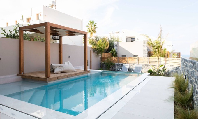 Adelianos Kampos Villa | Aria al Mare. Private Beach sunbeds and umbrellas!