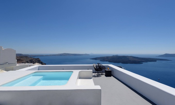 Fira Hotel | Aria Suites