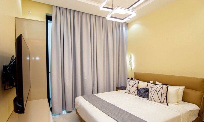 Dar es Salaam Apartment | Arikays Homes - 3bdr/3bthr apartment with pool, hot tub, & gym.