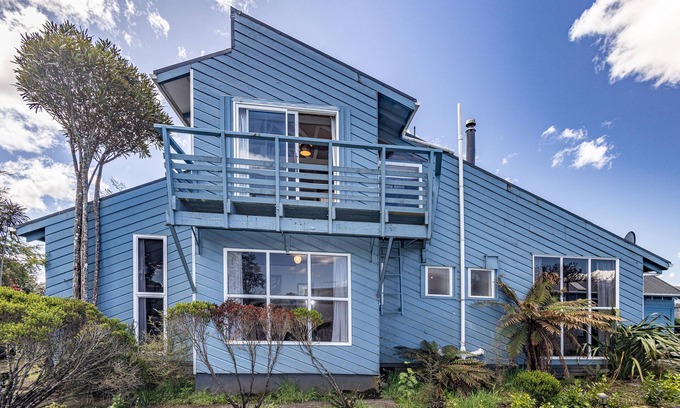 National Park Village House | Ariki - National Park Holiday Home
