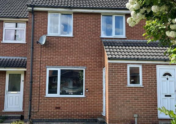 Brough House | Arista House Entire 3 bedroom self catering property sleeps 5 people, Pet friendly