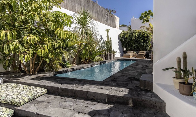 Megalochori Villa | Arithera Villa in Santorini