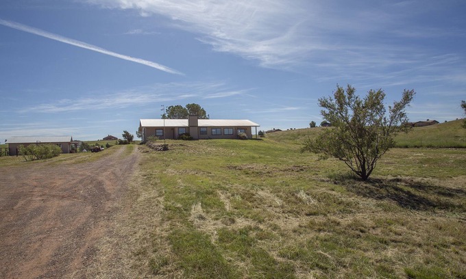 Sonoita House | Arizona Wine Country, 4 bed/3bath 2 master suites. 2018 remodel