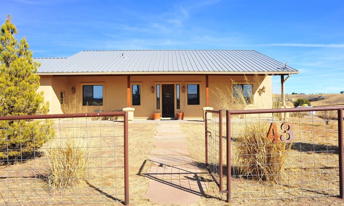 Sonoita House | Arizona wine country getaway - spacious 3 bedroom - 2.5 bath home near wineries