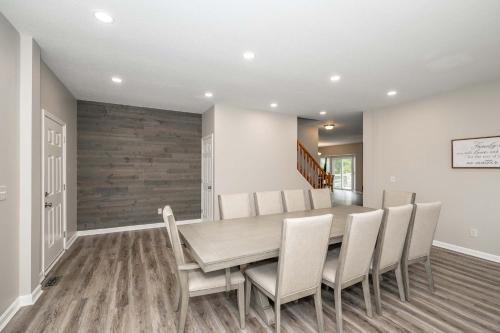 Walton House | Ark & Creation Retreat - For 12
