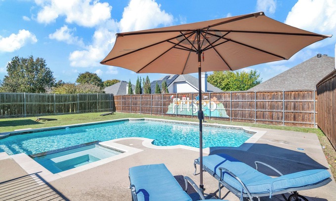 Frisco House | Ark House, Cozy Family Retreat With Heated Pool