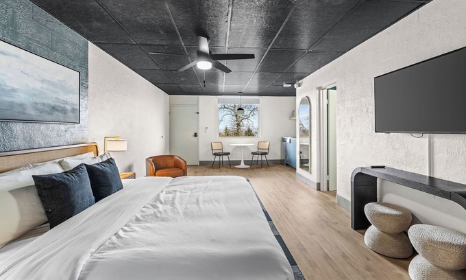 Prairie Creek Hotel | Arka Motel