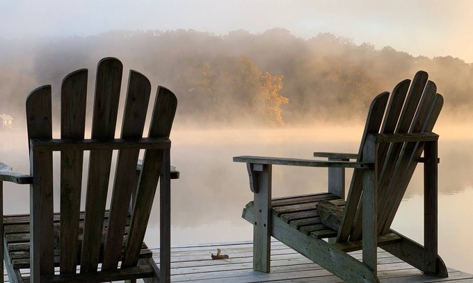 Bella Vista House | Arkansas Lakeside Stay-cation! Relax,Bike,Golf,Kayak,Swim or Chat by the Fire!
