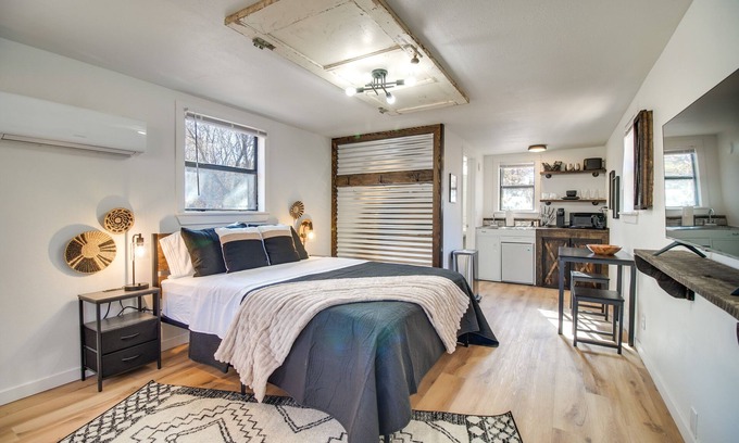 Gentry Apartment | Arkansas Retreat - Fire Pits, Grills & Near Lakes!