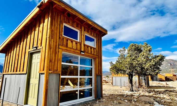 Buena Vista Cabin | Arkansas River Cabin + Breakfast (B)