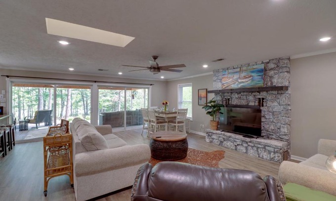 Greers Ferry House | Arkansas Vacation Rental on Greers Ferry Lake!