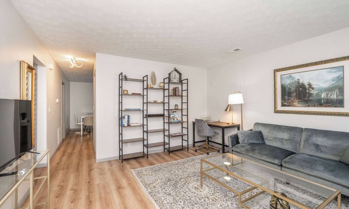 Williamstown Condo | Arkstone Retreat 1 – Chic Downtown Escape!