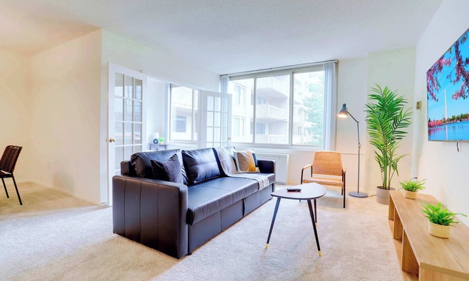 Aurora Highlands Apartment | Arlington Apt: Metro & Business Access