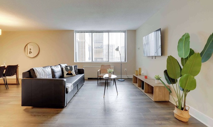 Crystal City Apartment | Arlington Apt W BBQ Zone | Near To Metro!