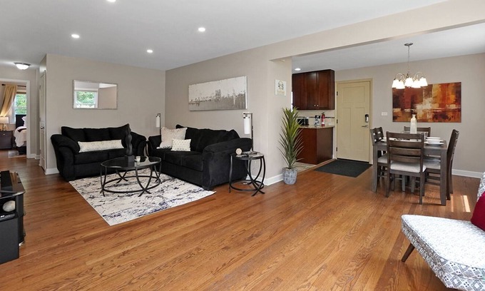 Arlington Heights House | Arlington Heights Rental