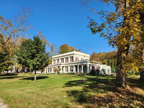 Arlington Hotel | Arlington Inn & Spa