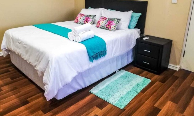 Durbanville House | Arlogenix bed and breakfast