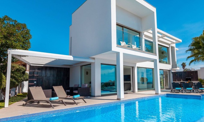 Armacao de Pera Villa | Armação de Pêra: villa with heatable pool & BBQ