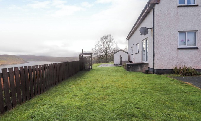 Beinn Orasaigh Cottage | ARNAVAL, pet friendly, country holiday cottage in Carbost