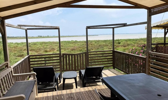 Villeneuve-les-Maguelone House | Arnel Campsite * - Mobile home Flamingo - View pond - 2 ch - 4 people