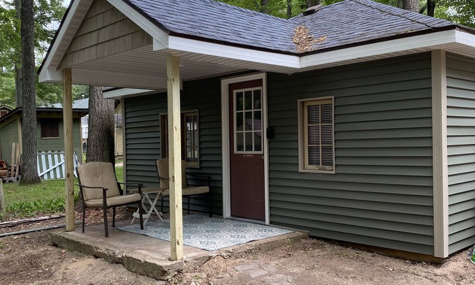 Grayling Cabin | Arnie Cabin at Kin Cabins w/AC, fireplace, canoe