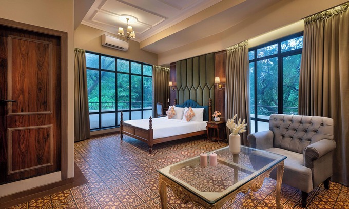Goregaon East Hotel | Arnna Hotel - Goregaon