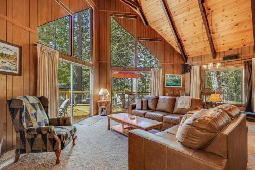 Arnold House | Arnold Chalet Near Town and Calaveras Big Trees!