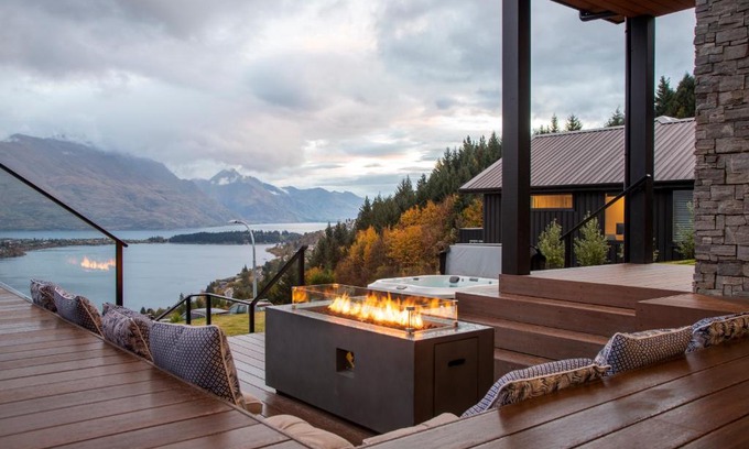 Frankton Villa | Aroha on Florence by Sothebys Luxury Rental Homes