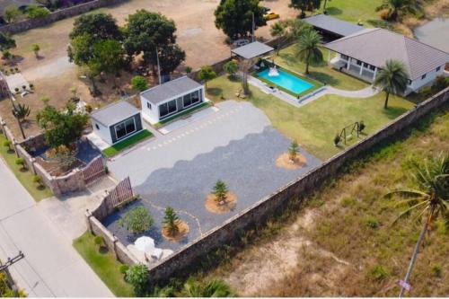 Huai Yai Villa | Arom Pool Villa Pattaya 1