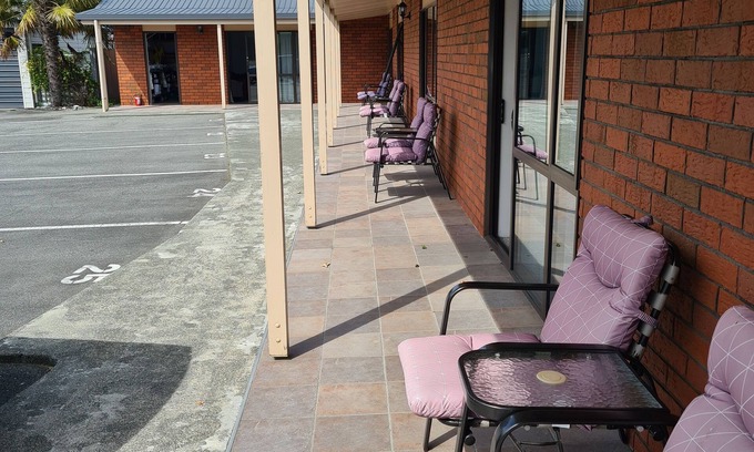 Te Anau Hotel | Arran Motel