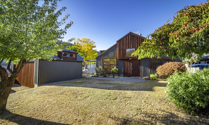 Arrowtown Cottage | Arrow Getaway - Arrowtown Holiday Home