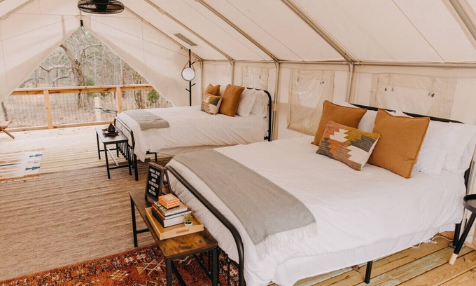 Silver Creek RV Rental | Arrowhead Tent at Kingston Downs