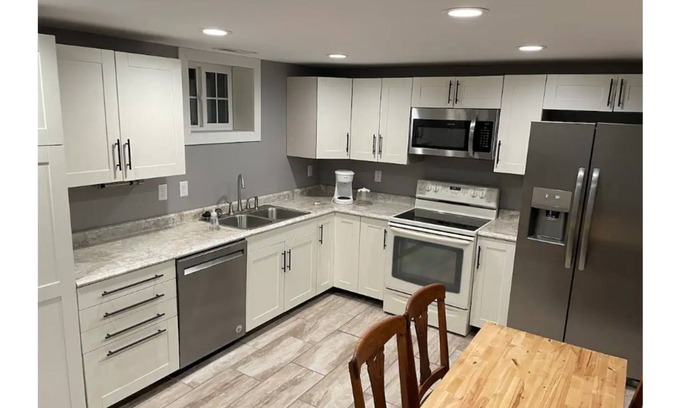 Rapid City Apartment | Arrowhead2! An updated westside charmer!