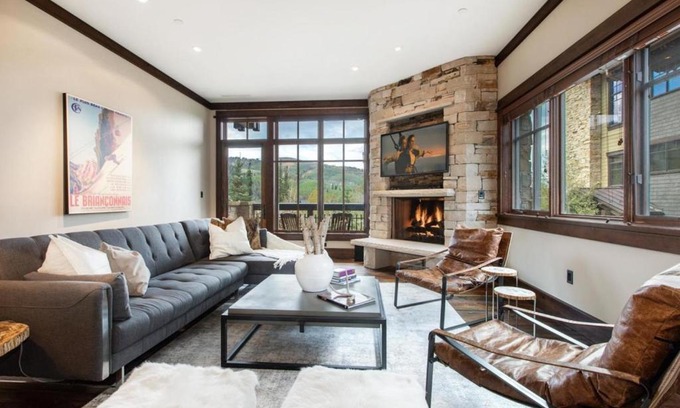 Empire Pass House | Arrowleaf Lodge - 2 Bed Condo #109
