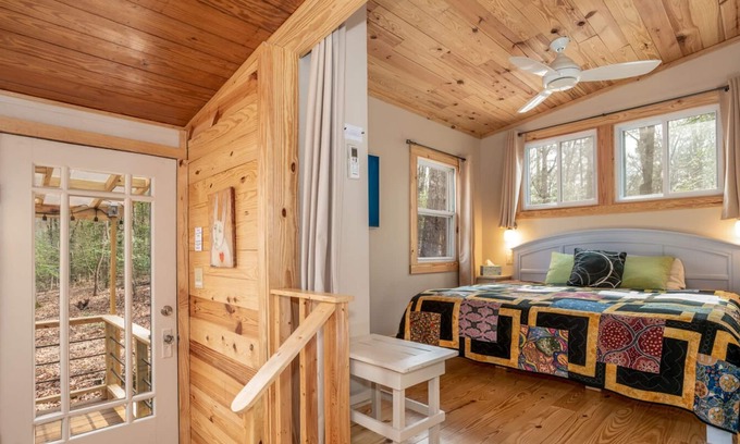 Pittsboro Apartment | Art, Beauty, Nature: A Woodland Retreat