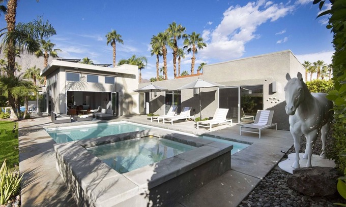 Warm Sands House | Art Club - South Palm Springs