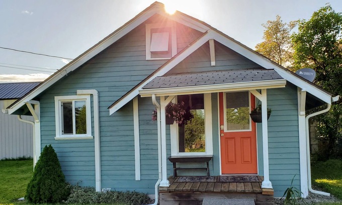 Centralia House | Art Cottage on Yew, 6 minutes from everything Centralia