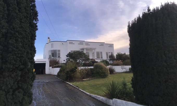 Riverton House | Art Deco Gem