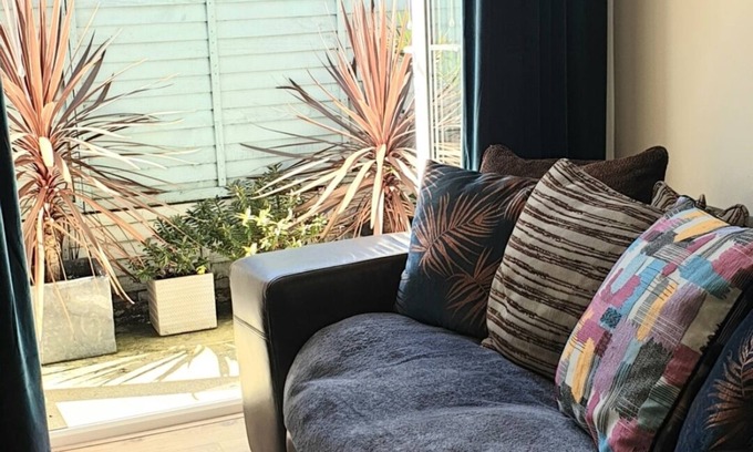 Ballyfermot House | Art Deco House Dublin Close to City Centre