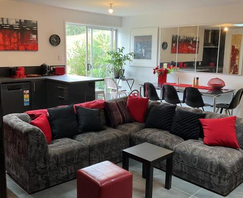 Huonville Apartment | Art House Apartment