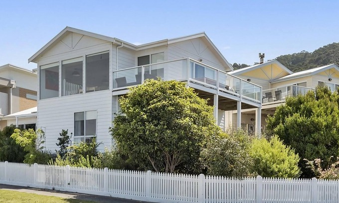 Apollo Bay House | Art House - Apollo Bay