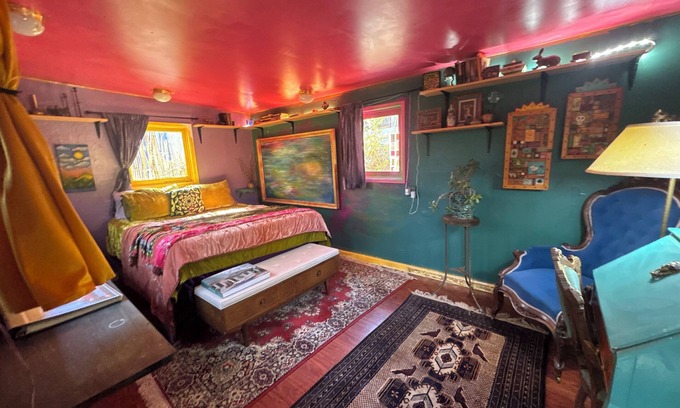 Campanil House | Art house experience