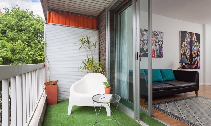Sant Antoni Apartment | Art House Renoir Plaza Universitat Sant Antoni