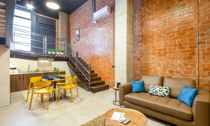 Pobles de l'Oest Apartment | Art Loft 05 'The Mechanic' in Valencia