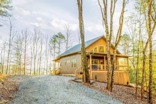 Bryson City House | Art's Bungalow-wooded seclusion 1 mi to Deep Creek and Bryson City