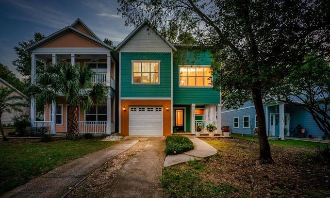 Mount Dora House | Art Sanctuary, Pool & Ping Pong , Fire-pit patio
